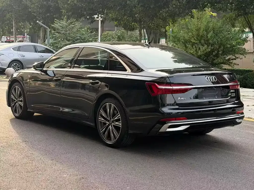 Audi A6L — фото 9