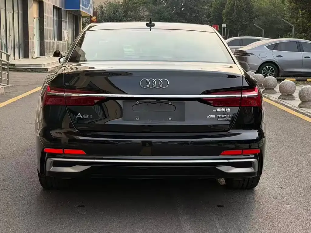 Audi A6L — фото 5