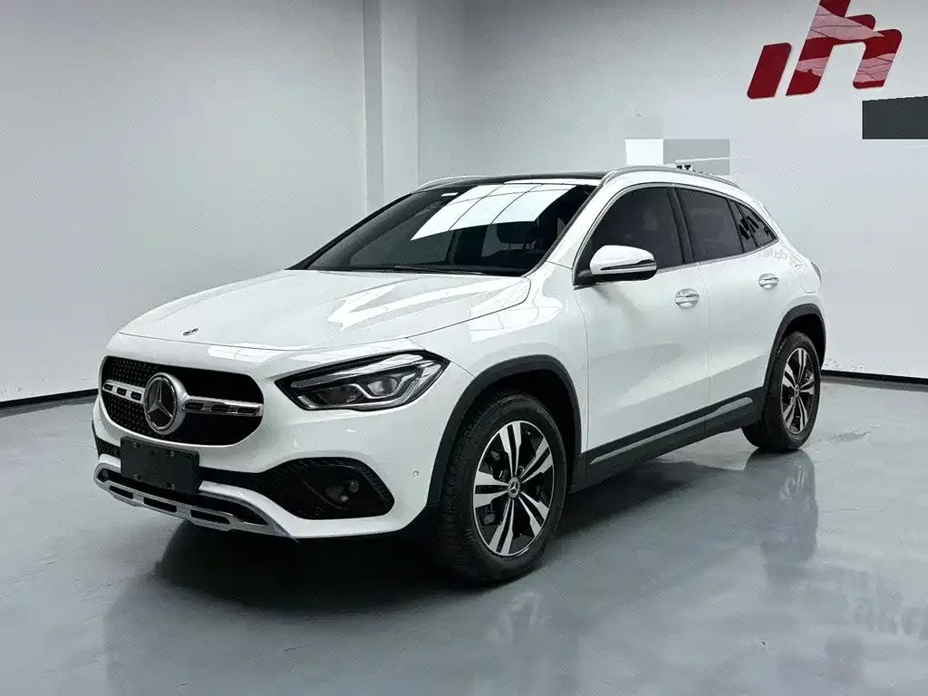 Mercedes-Benz GLA — фото 1