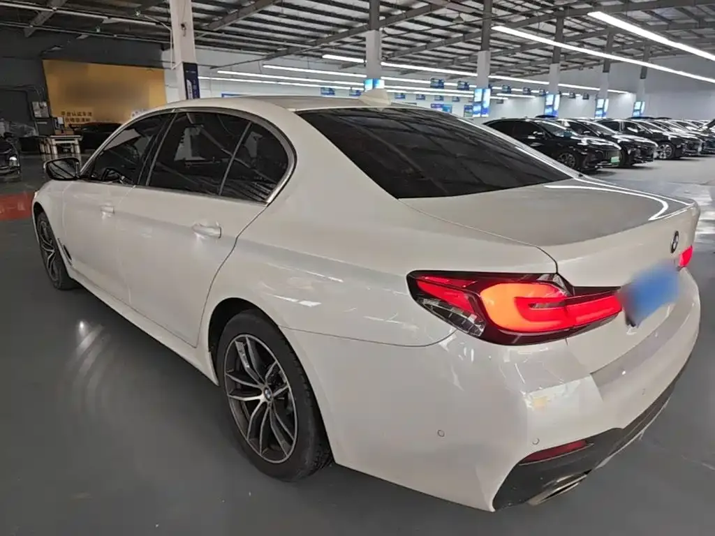BMW 5 Series — фото 3