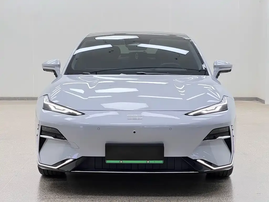 Geely Galaxy E8 — фото 3
