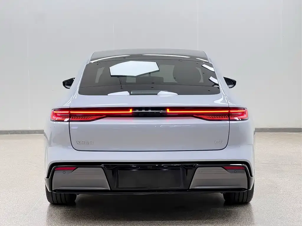 Geely Galaxy E8 — фото 2