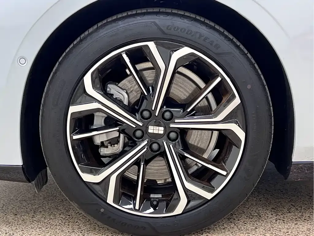 Geely Galaxy E8 — фото 10