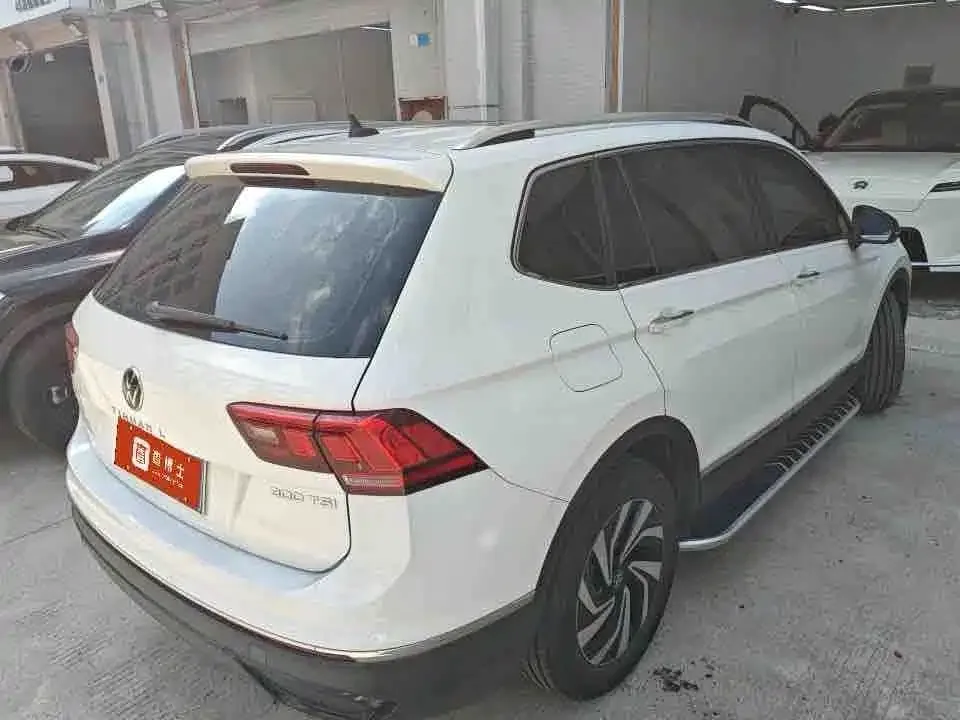Volkswagen Tiguan L — фото 5