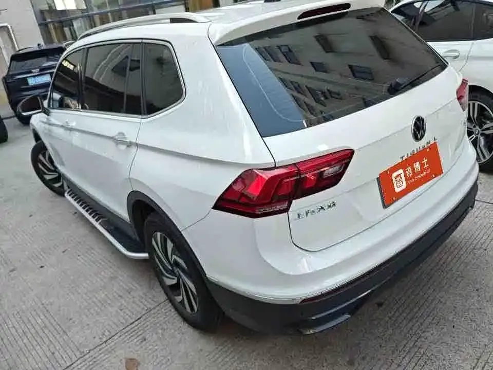 Volkswagen Tiguan L — фото 9
