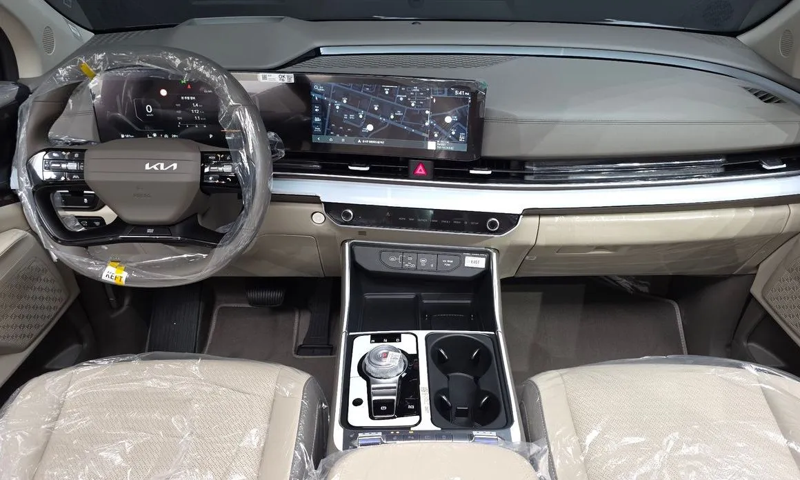 Kia Carnival — фото 10