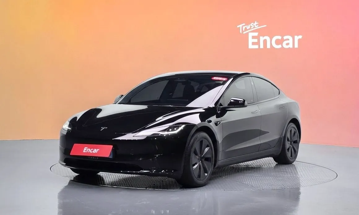 Tesla Model 3 — фото 1
