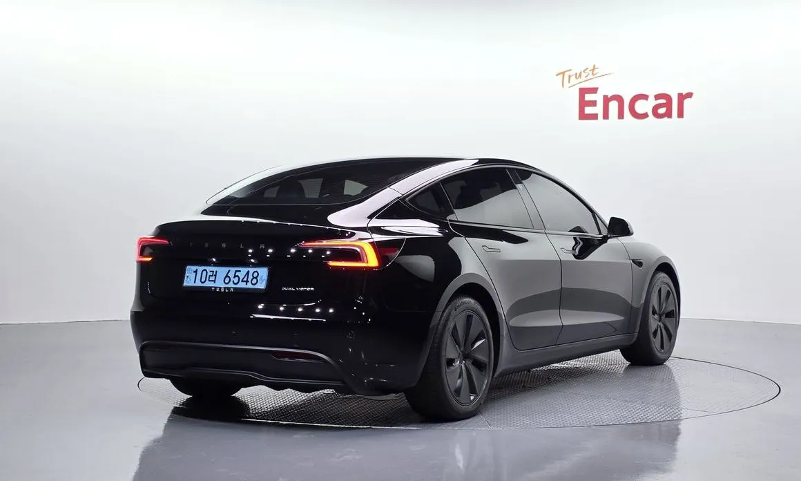 Tesla Model 3 — фото 4