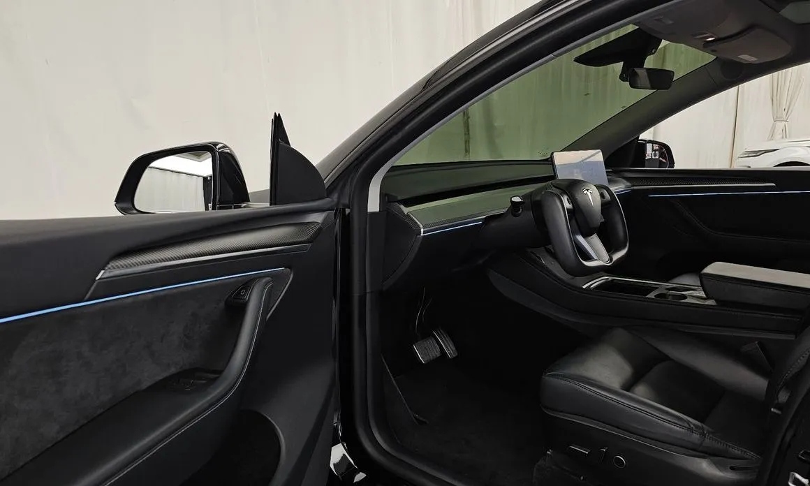 Tesla Model Y — фото 3