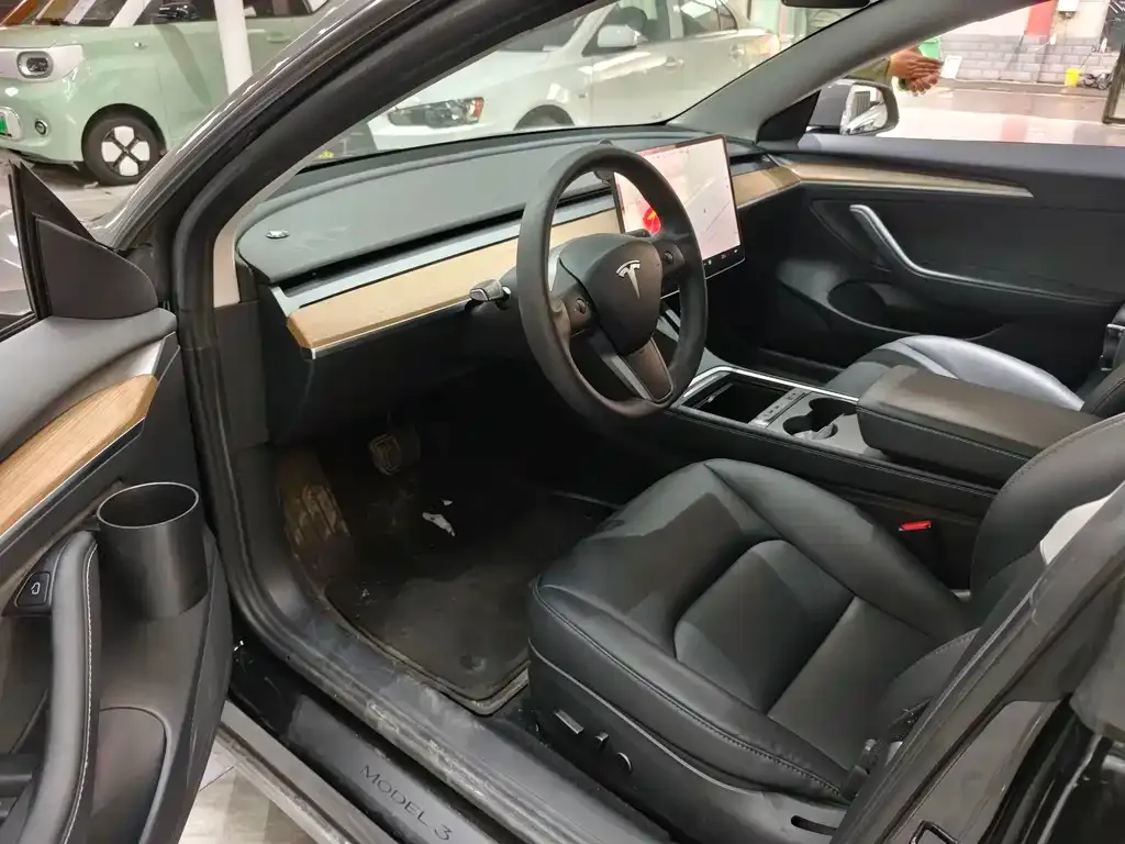 Tesla Model 3 — фото 6