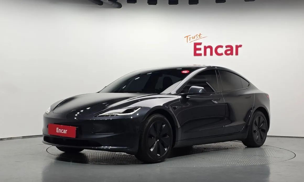 Tesla Model 3 — фото 1