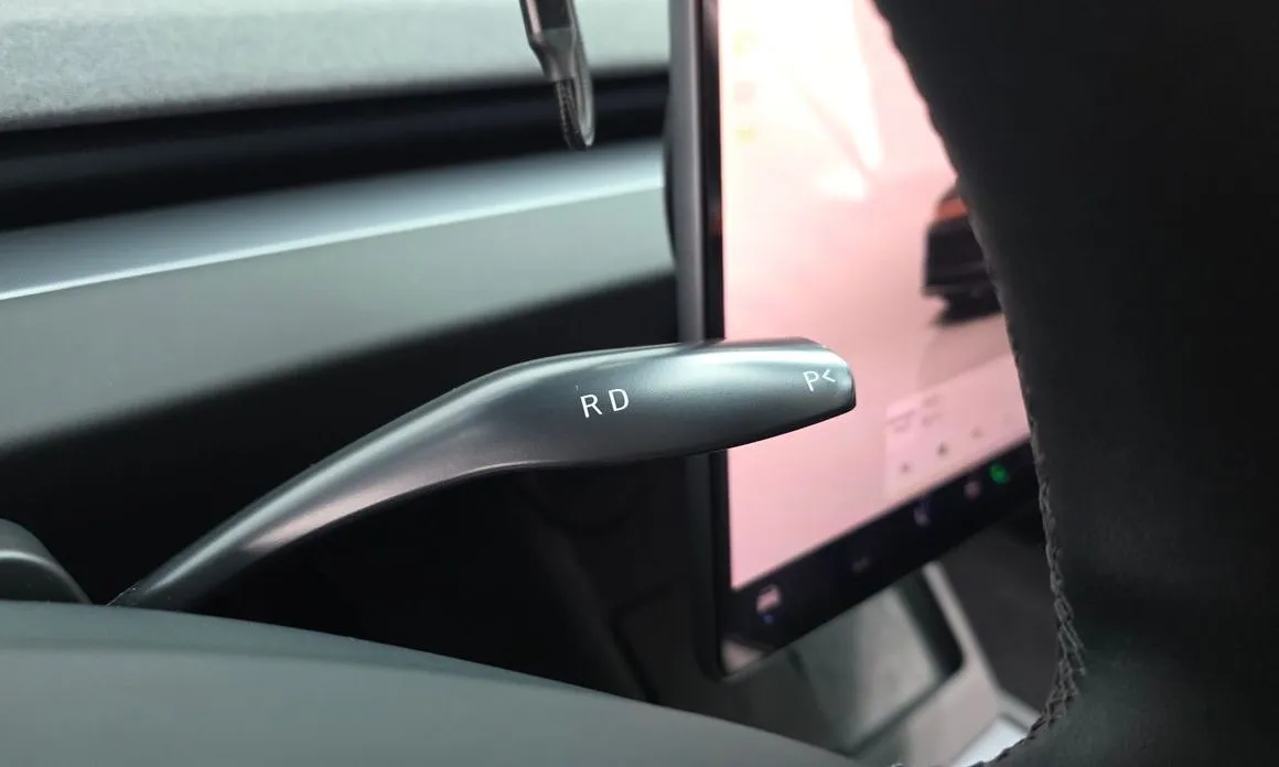 Tesla Model 3 — фото 2