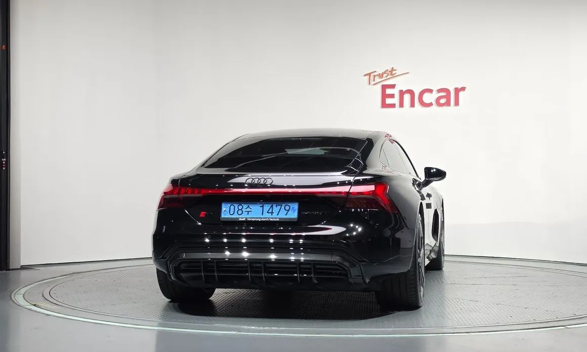 Audi RS e-tron GT — фото 2