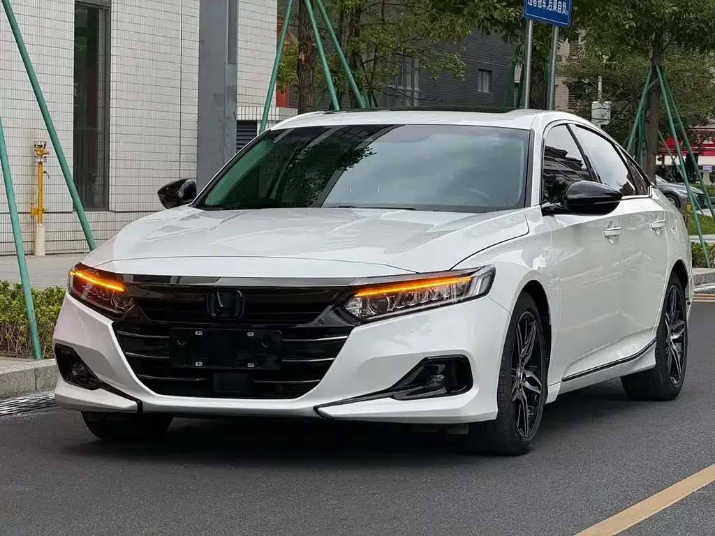 Honda Accord — фото 1