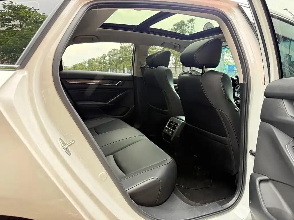 Honda Accord — фото 2