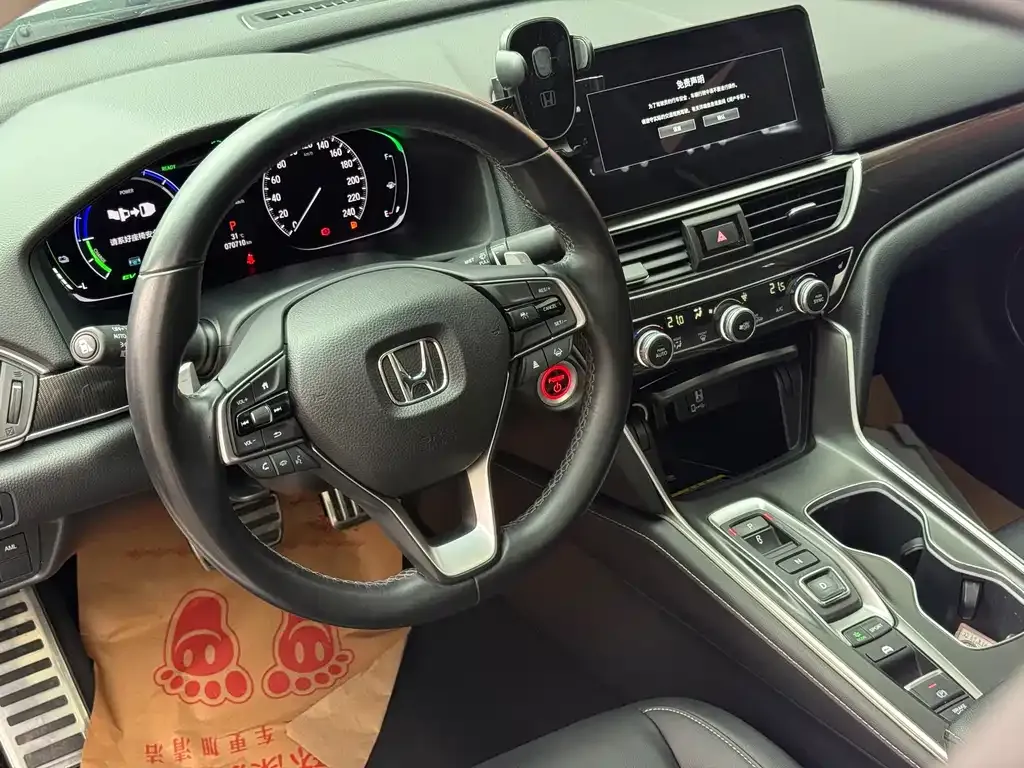 Honda Accord — фото 9