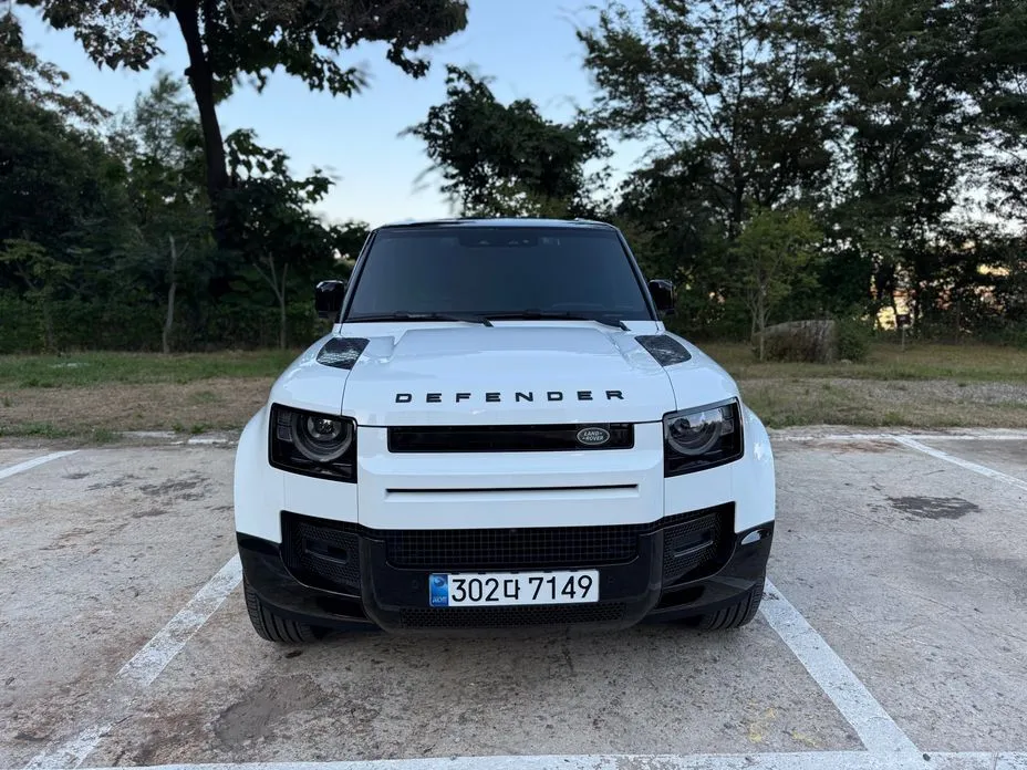 Land Rover Defender — фото 1