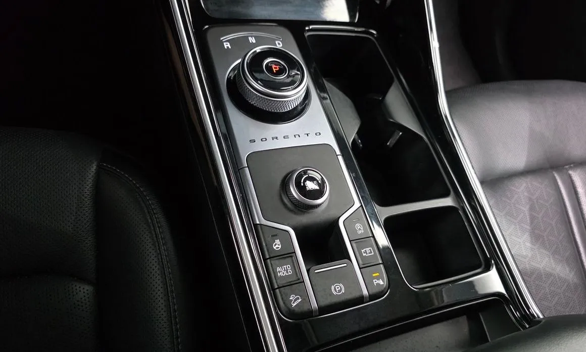 Kia Sorento — фото 10