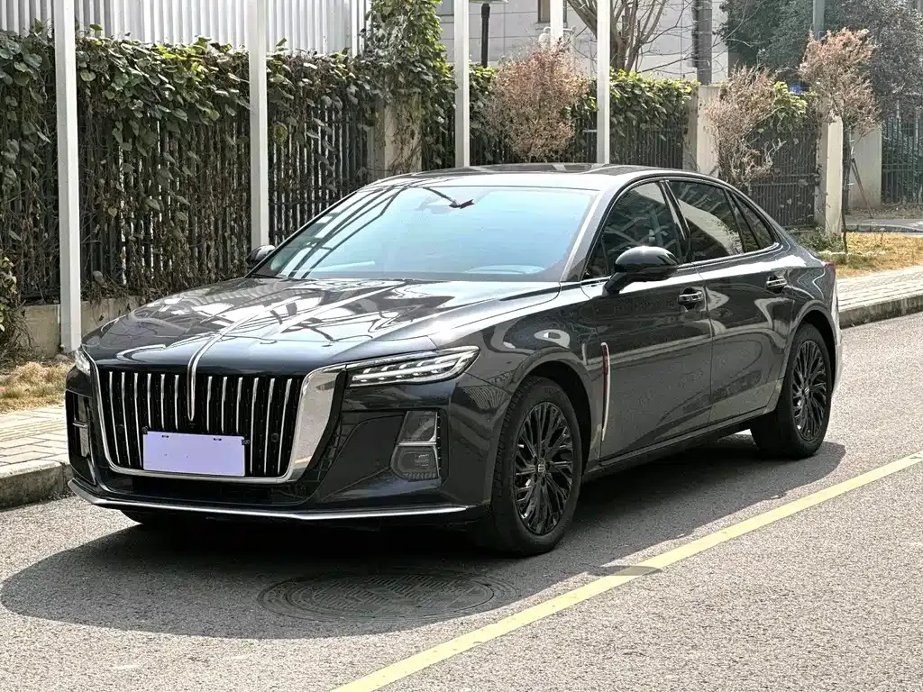 Hongqi H5 — фото 1