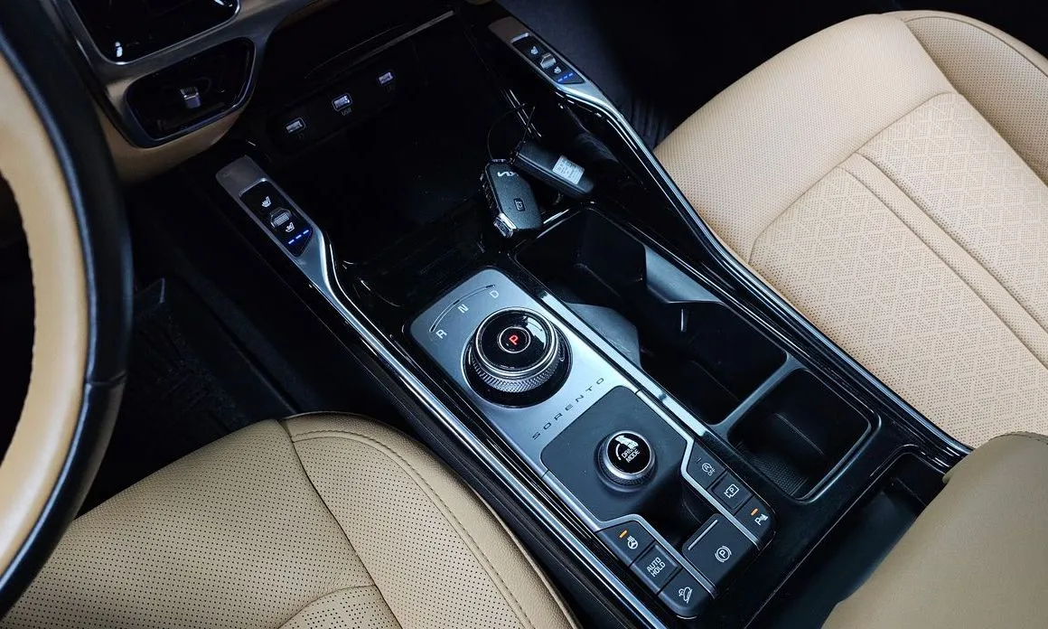 Kia Sorento — фото 10