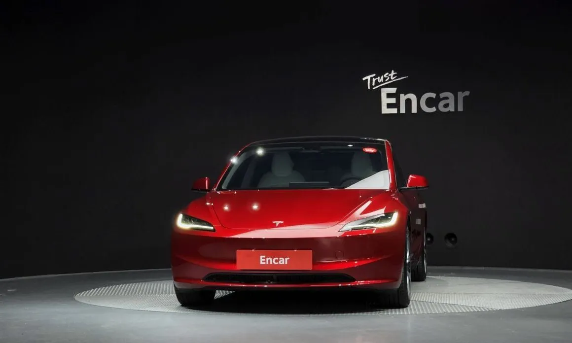 Tesla Model 3 — фото 3