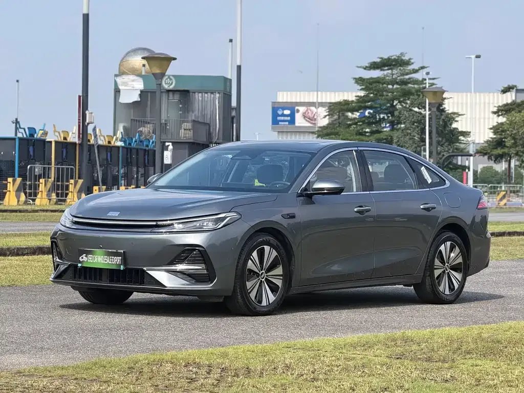 Geely Galaxy A7 EM — фото 1
