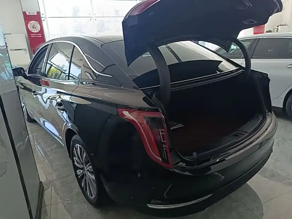 Hongqi E-QM5 — фото 2