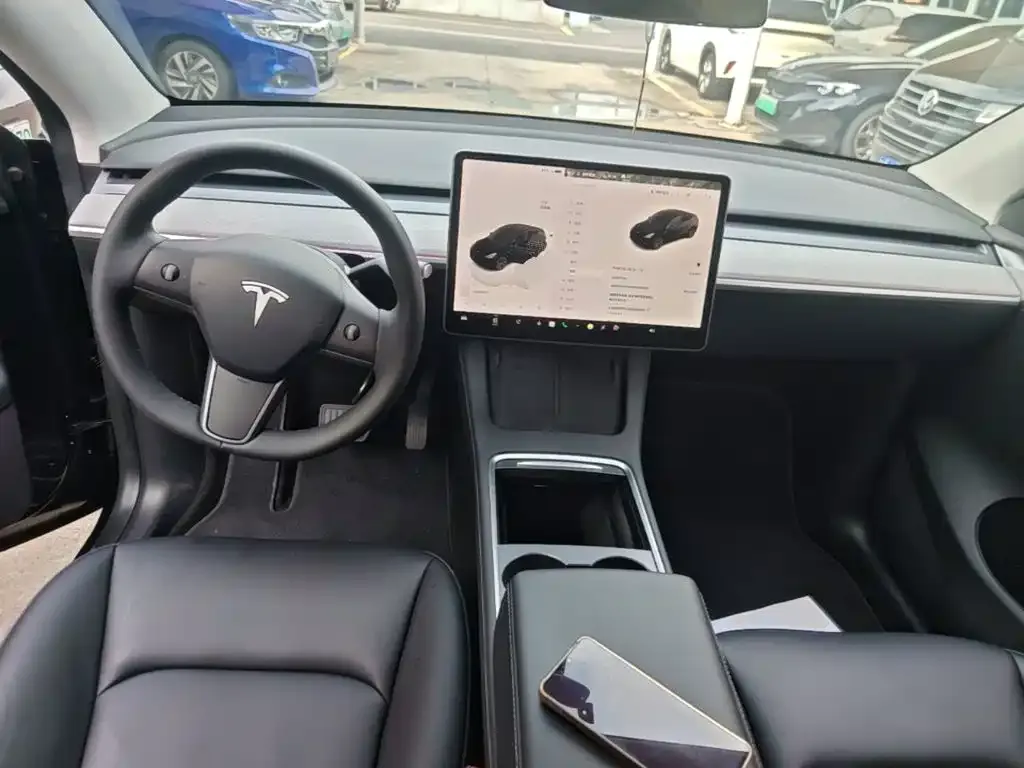 Tesla Model Y — фото 7