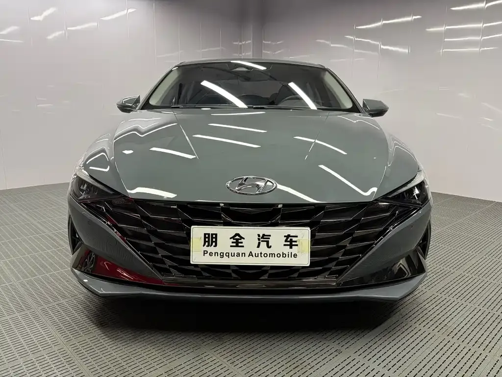 Hyundai Elantra — фото 3