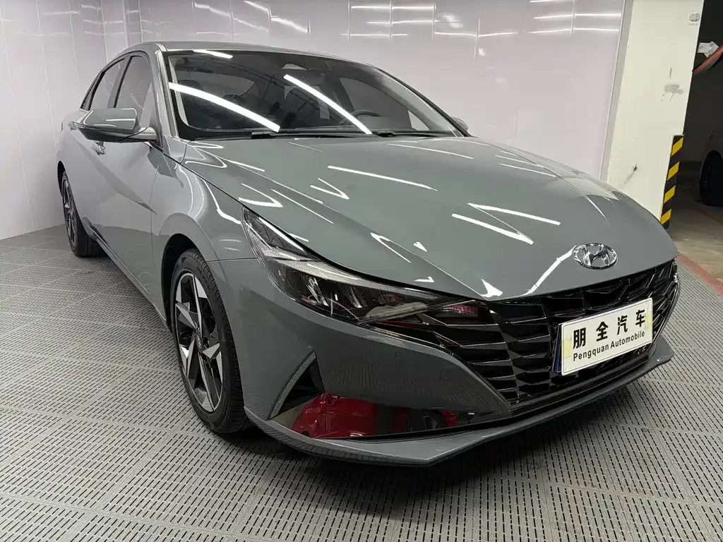 Hyundai Elantra — фото 5