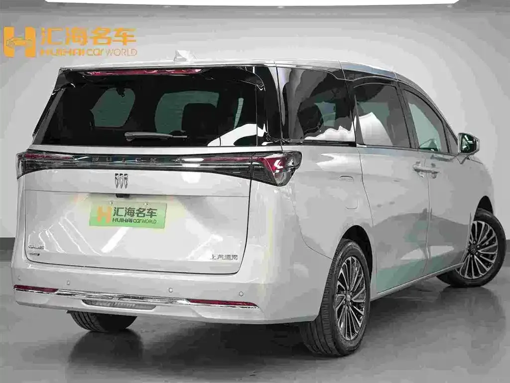 Buick GL8 Hybrid — фото 10