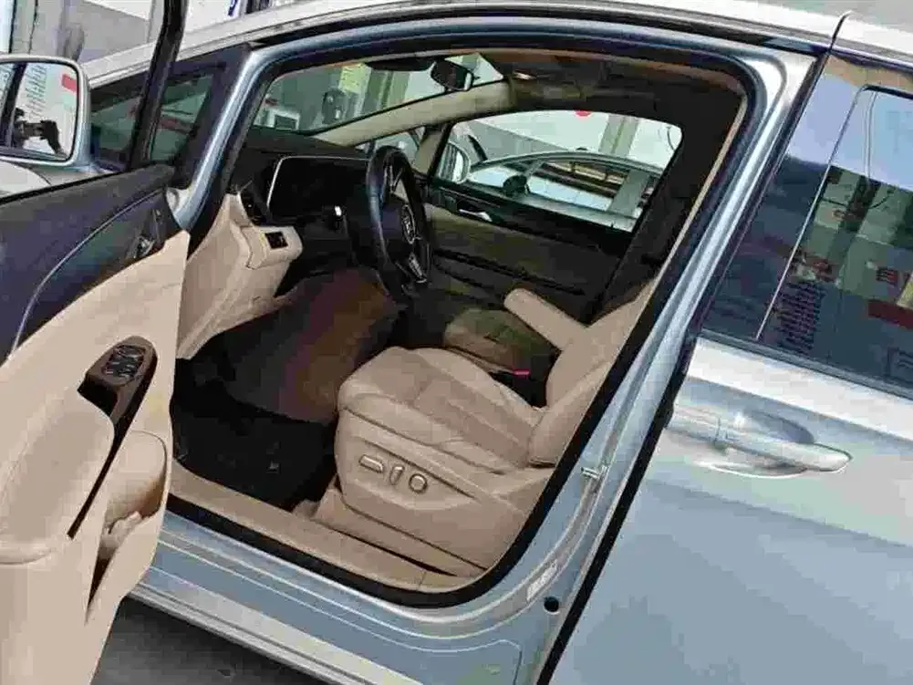 Buick GL8 Hybrid — фото 9