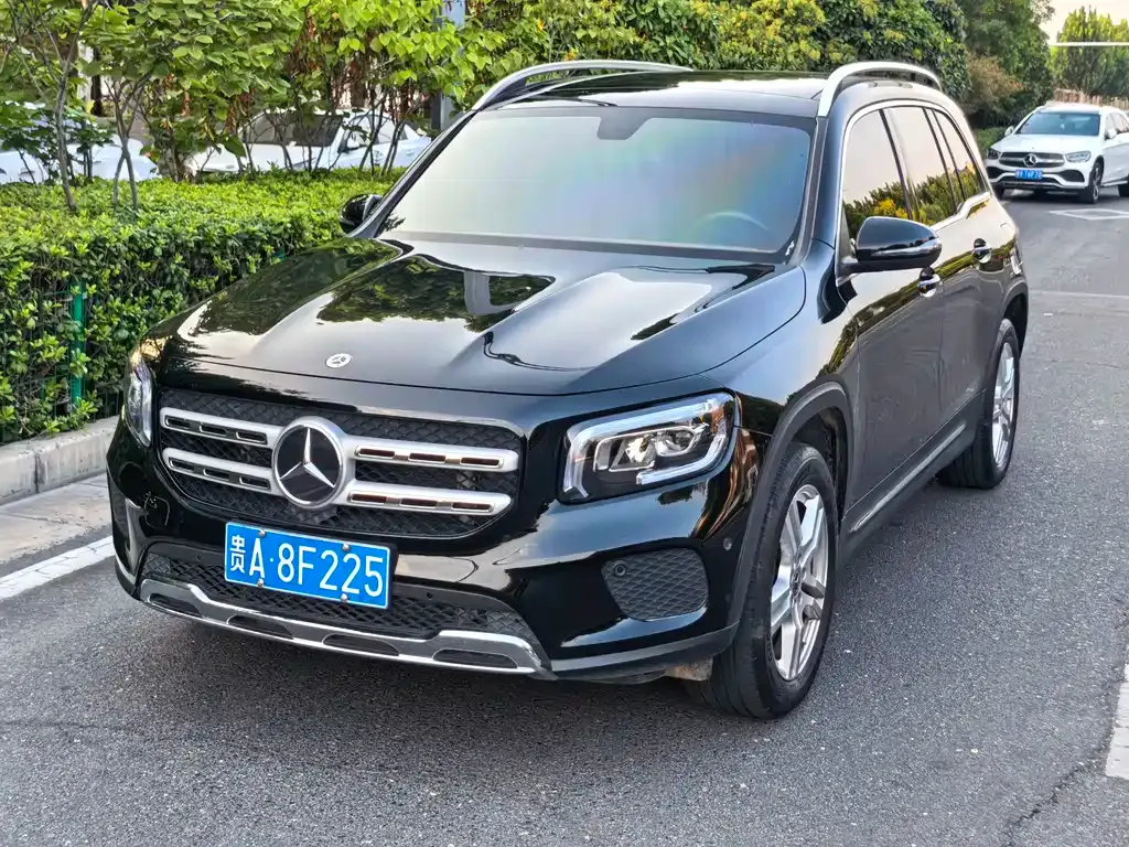 Mercedes-Benz GLB — фото 1