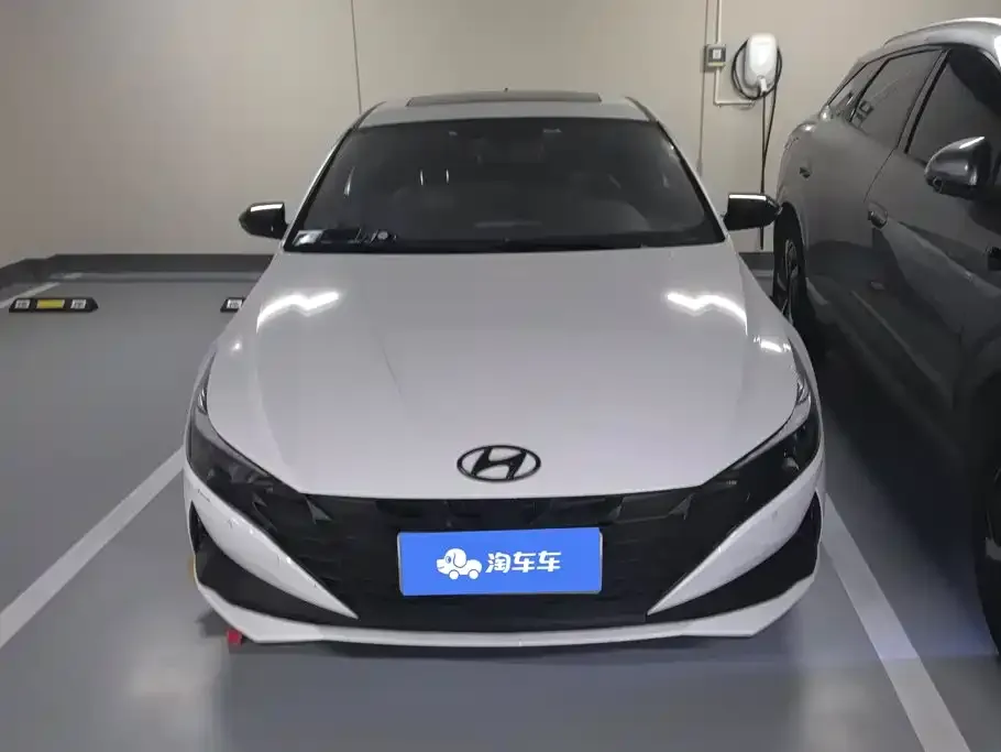 Hyundai Elantra — фото 10