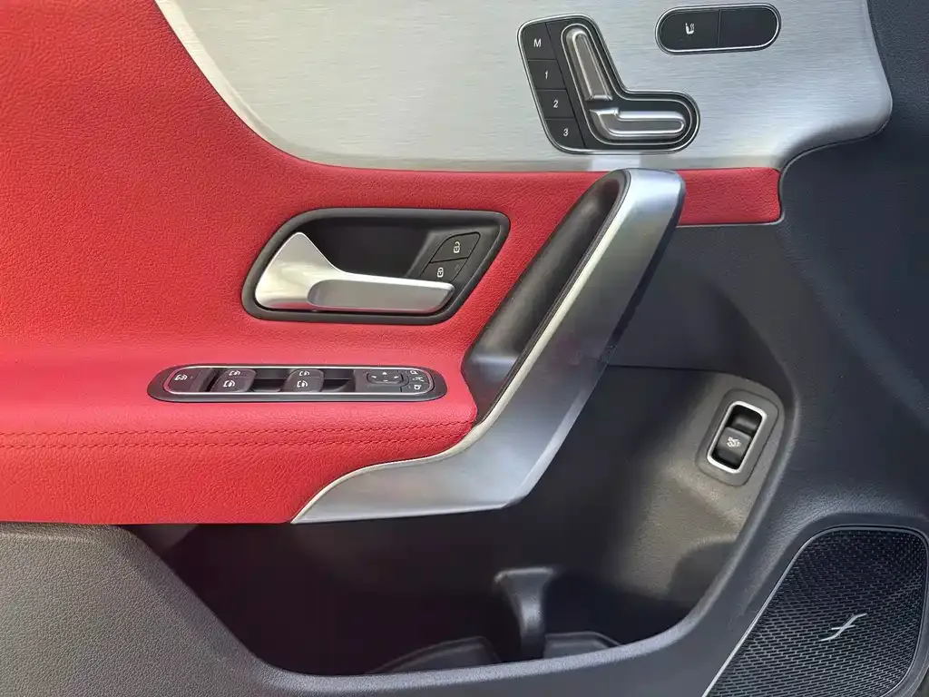Mercedes-Benz CLA AMG — фото 8