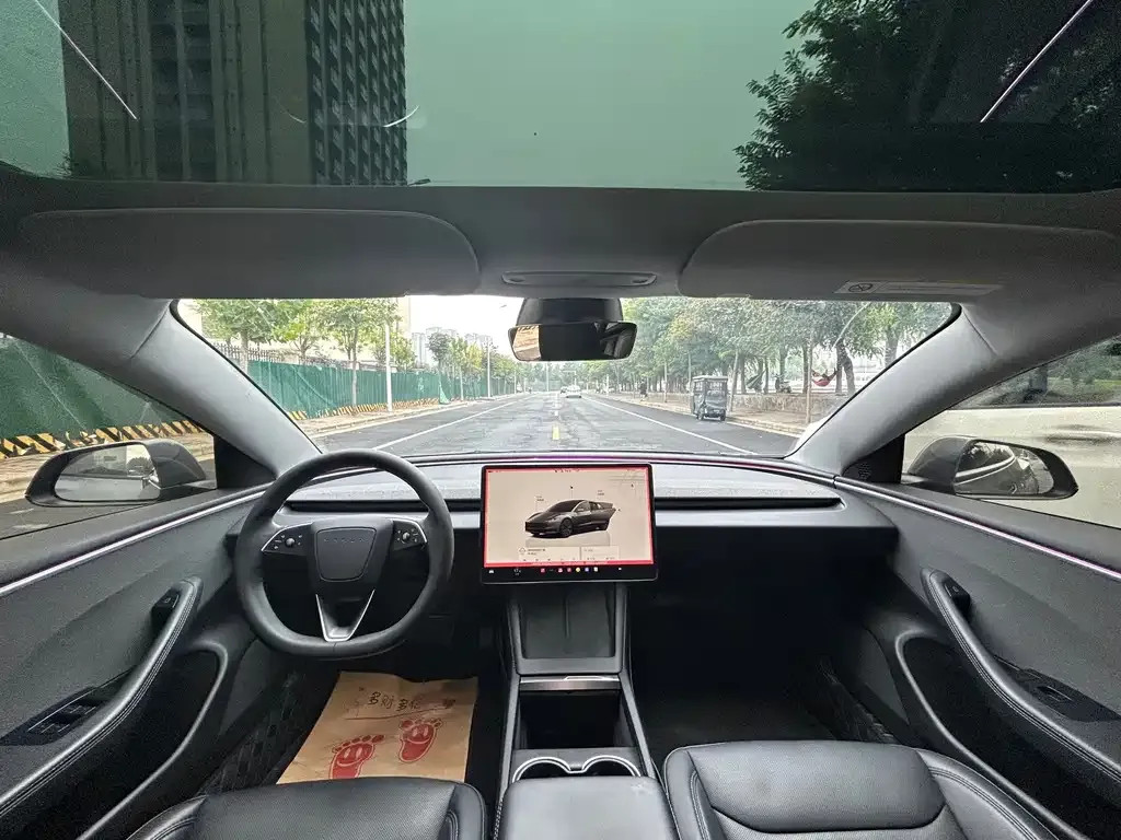Tesla Model 3 — фото 2