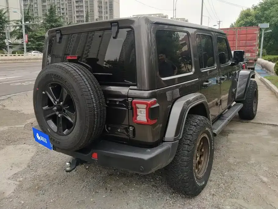 Jeep Wrangler — фото 8