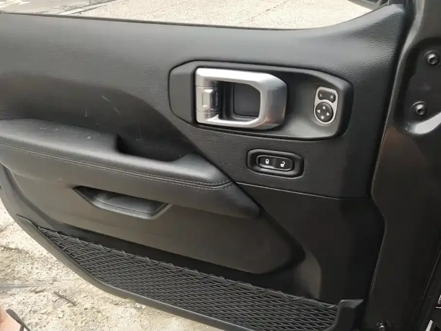 Jeep Wrangler — фото 2