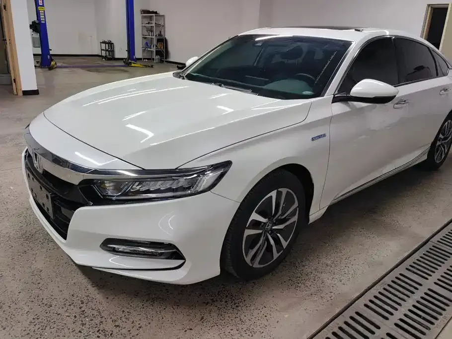 Honda Accord — фото 1