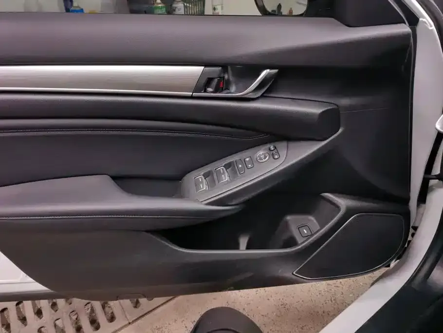 Honda Accord — фото 9