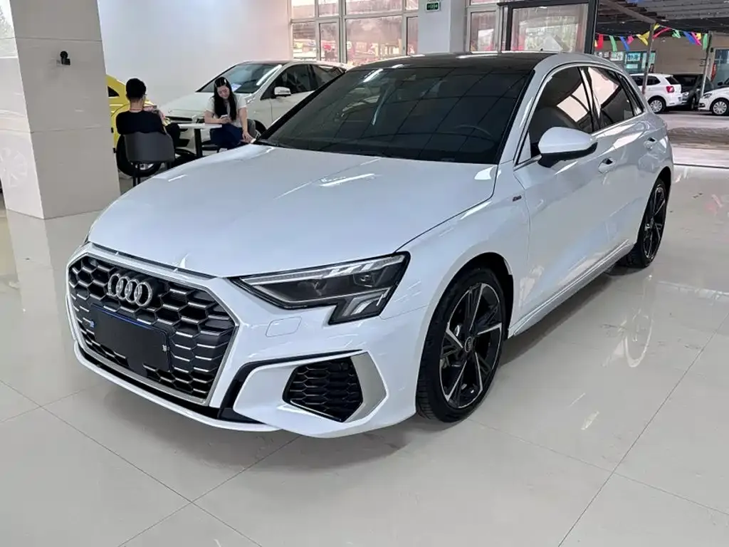 Audi A3 — фото 1
