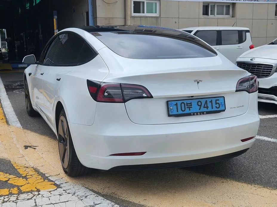 Tesla Model 3 — фото 10