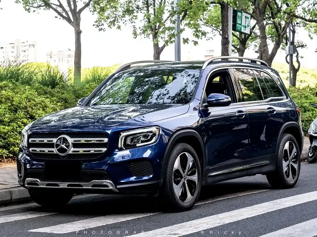 Mercedes-Benz GLB — фото 1