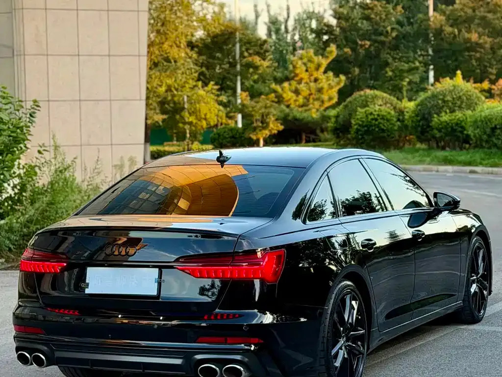 Audi S6 — фото 6