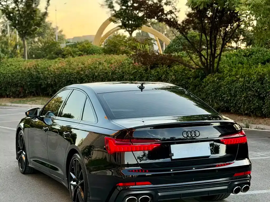 Audi S6 — фото 10