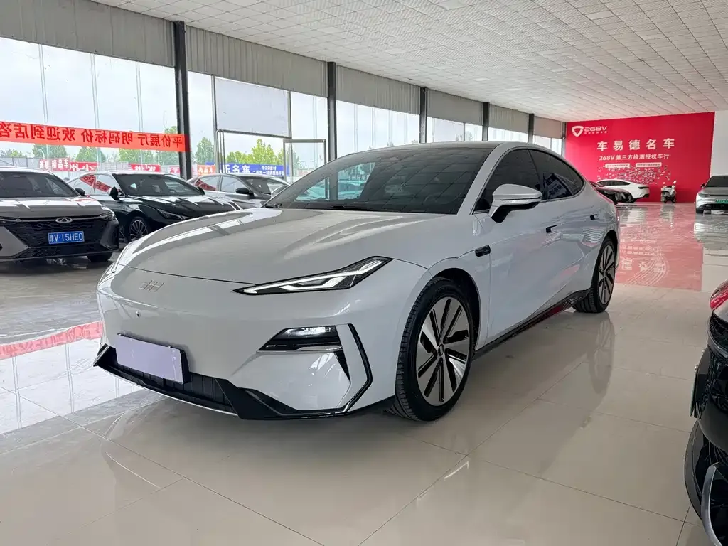 Geely Galaxy E8 — фото 1
