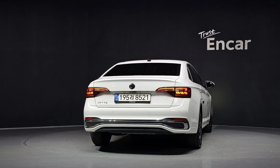 Volkswagen Jetta — фото 4