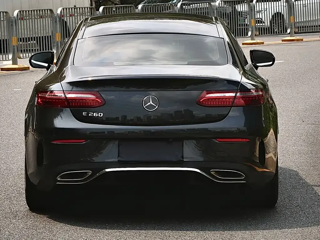 Mercedes-Benz E-Class (Import) — фото 9