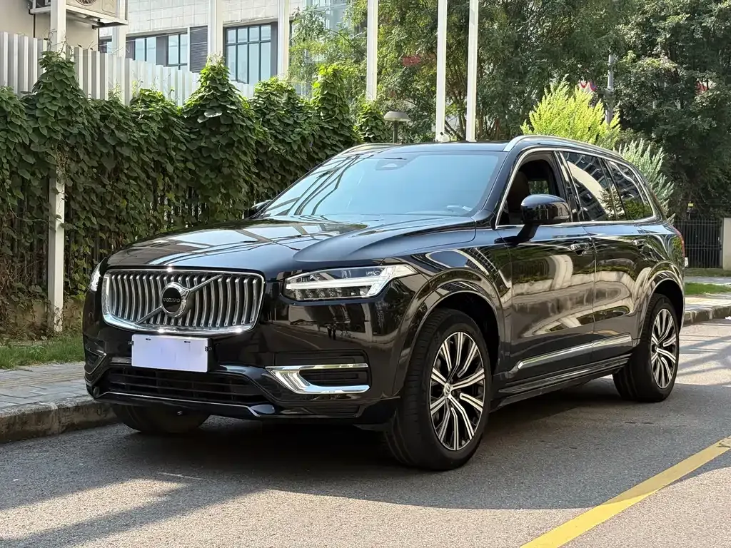 Volvo XC90 — фото 1