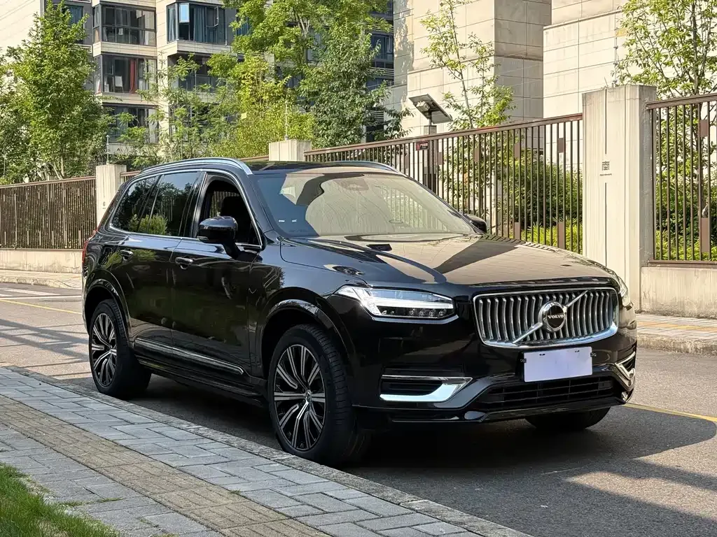 Volvo XC90 — фото 10